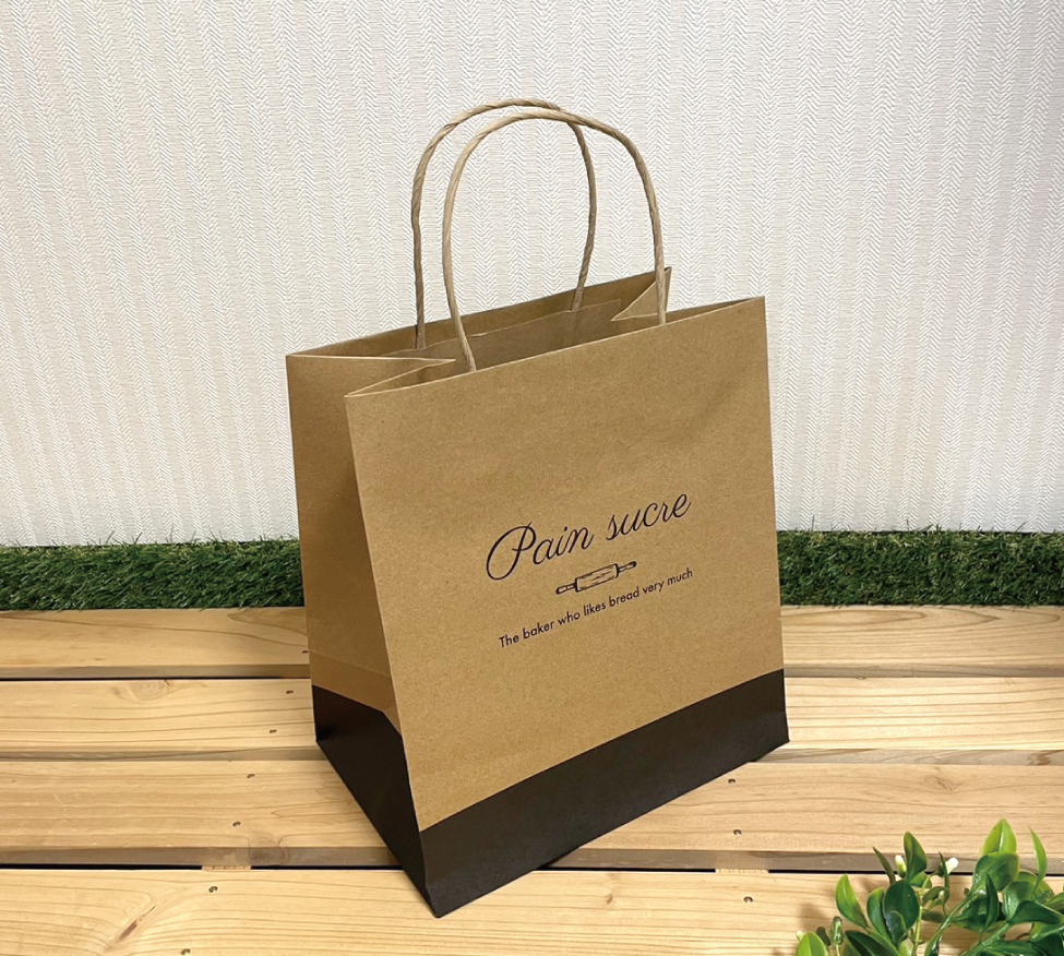 ベーカリー屋さんの手提げ紙袋